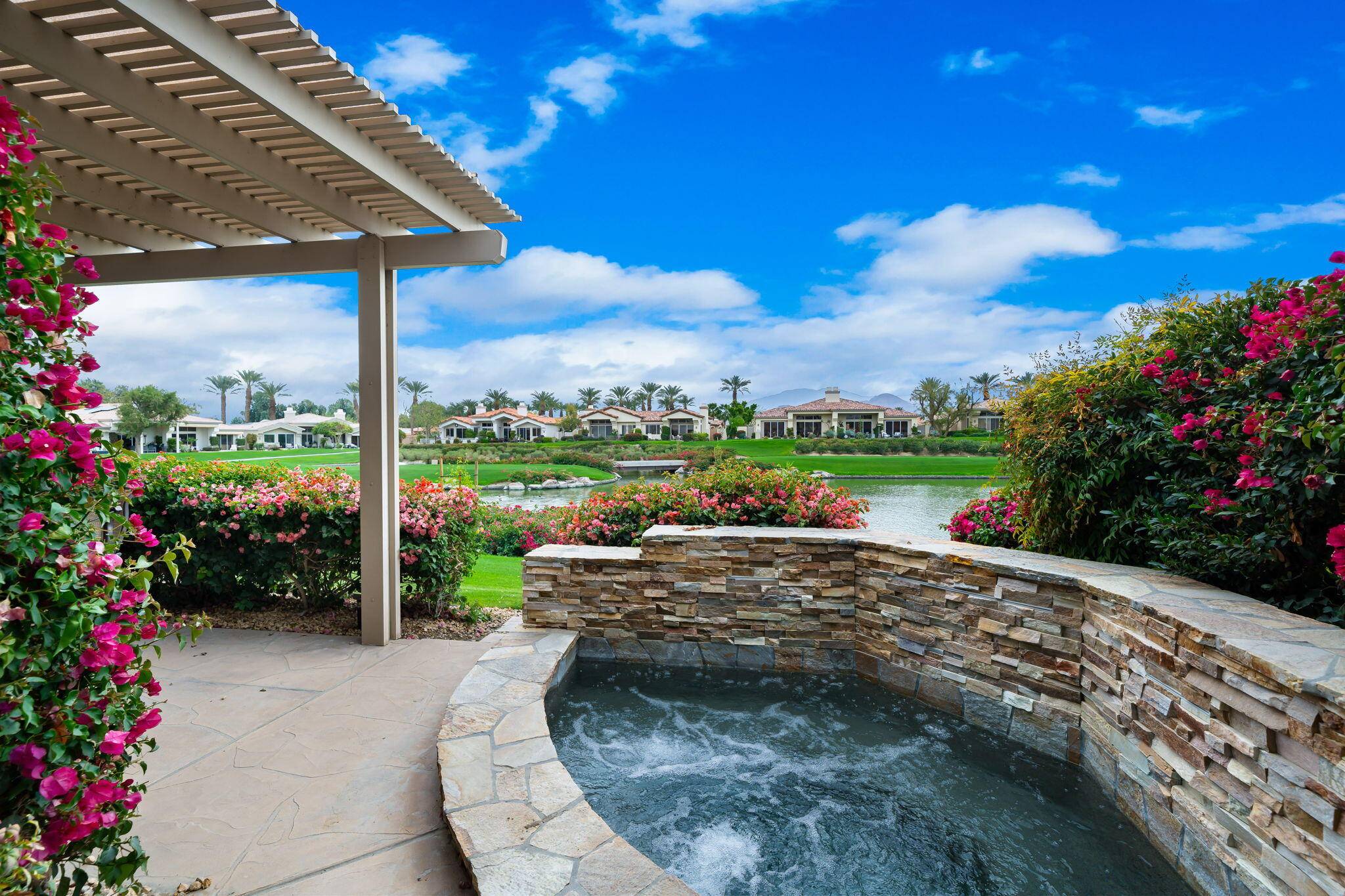 865 Box Canyon TRL, Palm Desert, CA 92211