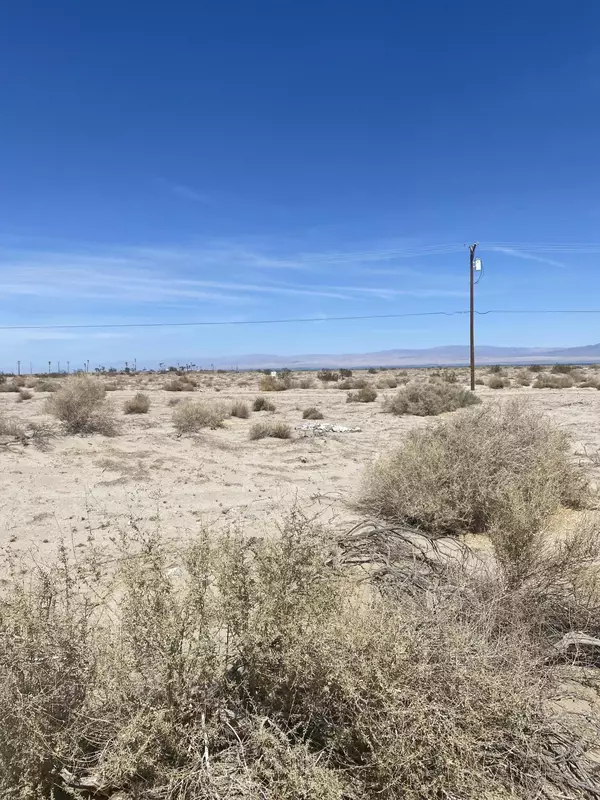 Thermal, CA 92274,1214 Court AVE