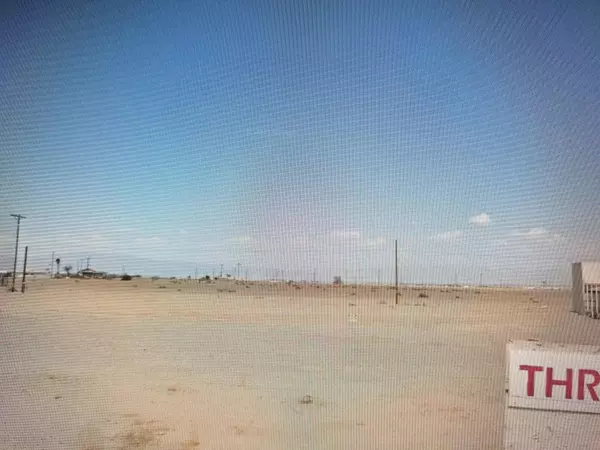 2072 Thomas R Cannell RD, Salton City, CA 92275
