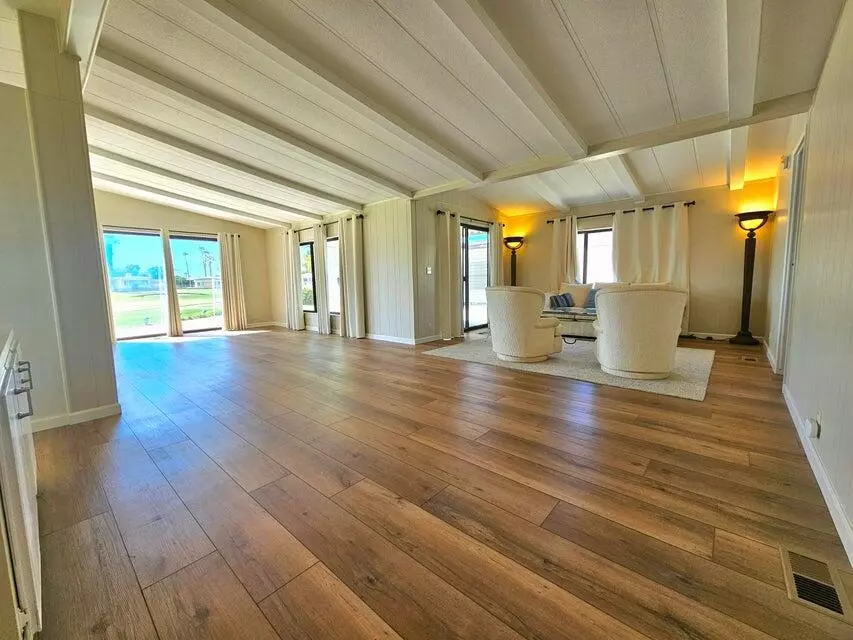 Thousand Palms, CA 92276,33195 Laura DR