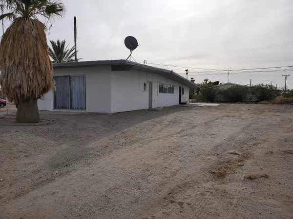 1325 Bering AVE, Thermal, CA 92274