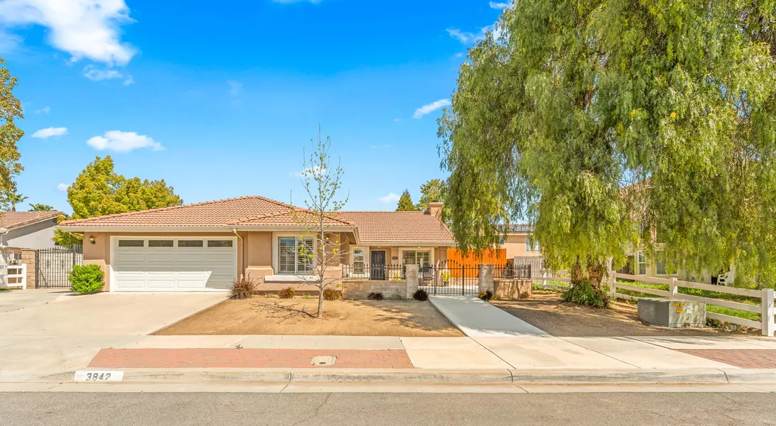 3842 Paris ST, Hemet, CA 92545