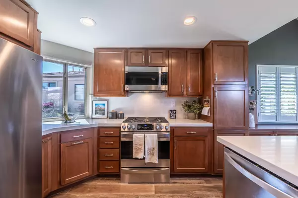 Palm Desert, CA 92211,76130 Honeysuckle DR