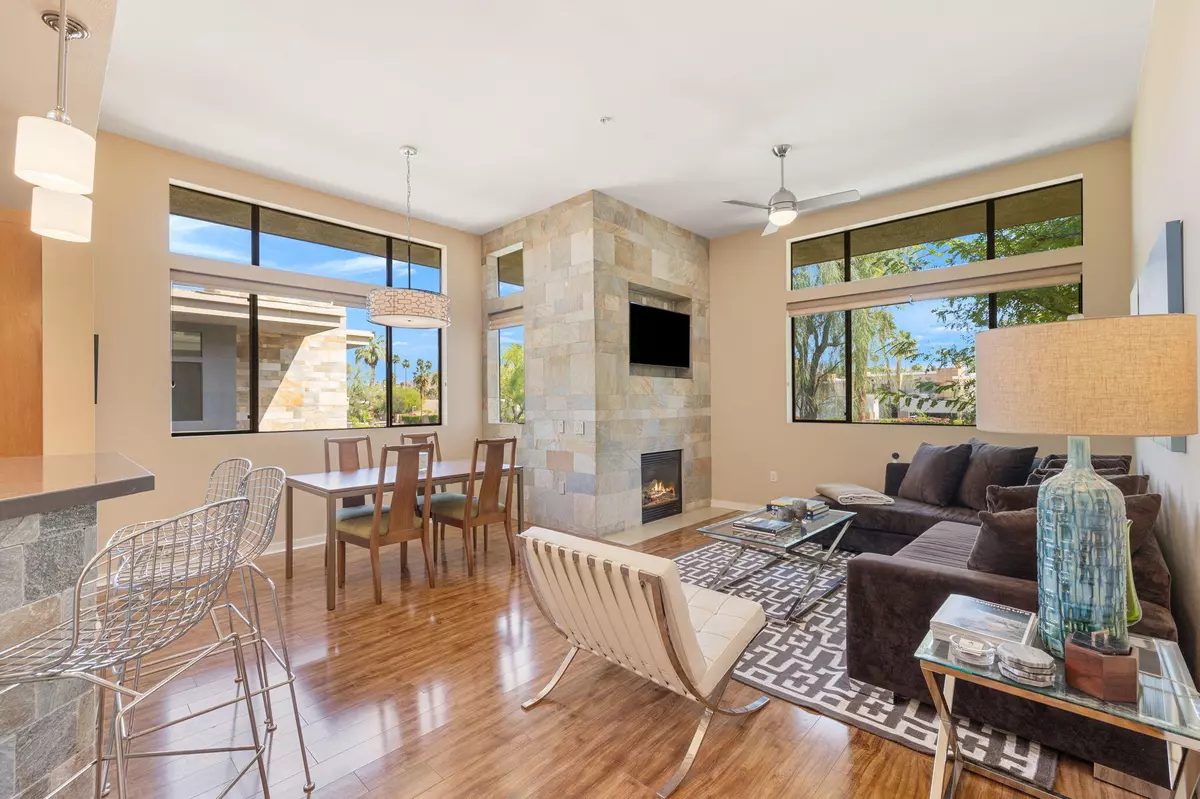 Palm Springs, CA 92264,870 E Palm Canyon DR #202