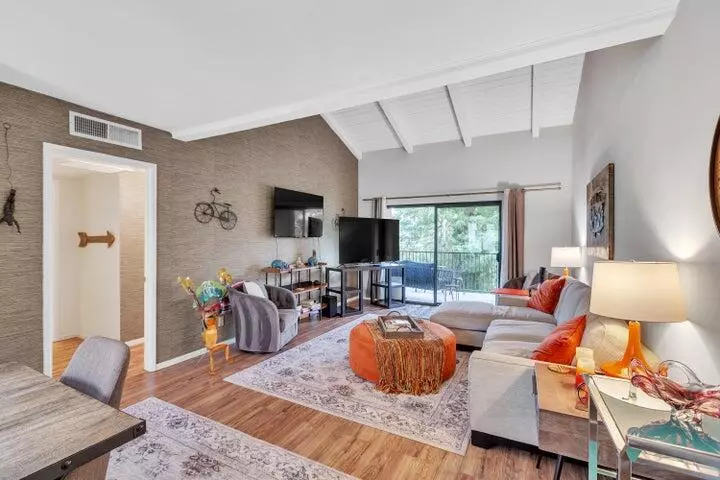 2160 S Palm Canyon DR #10, Palm Springs, CA 92264