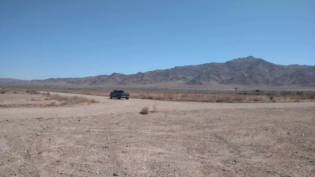 0 Domeno RD, Niland, CA 92257