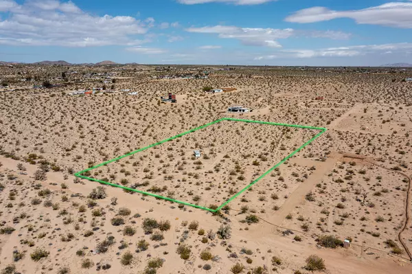 Joshua Tree, CA 92252,62790 Canterbury ST