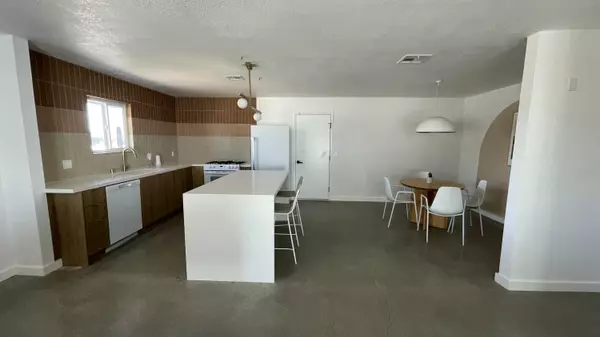 Joshua Tree, CA 92252,61601 Capilla DR