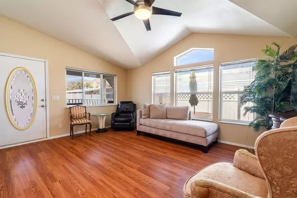 356 Saguaro DR, Palm Springs, CA 92264