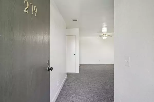 Palm Springs, CA 92262,2825 N Los Felices RD #209