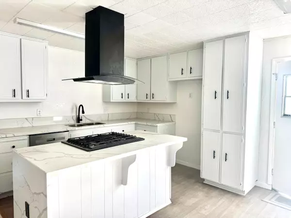 Desert Hot Springs, CA 92240,66871 Buena Vista AVE