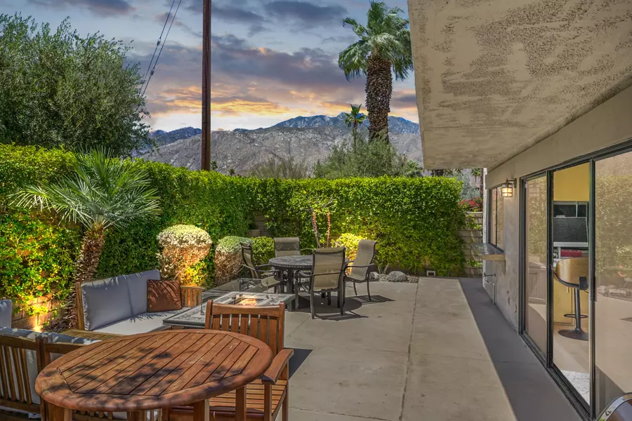 1712 E Chia RD, Palm Springs, CA 92262