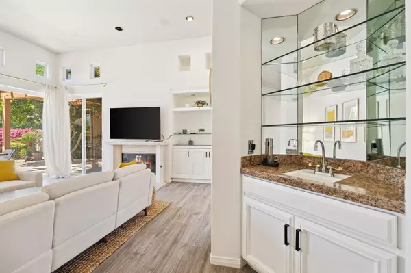 La Quinta, CA 92253,48205 Via Solana