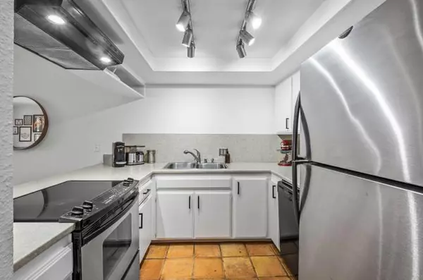 Palm Springs, CA 92262,280 S Avenida Caballeros #214
