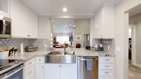 208 Desert Falls DR, Palm Desert, CA 92211