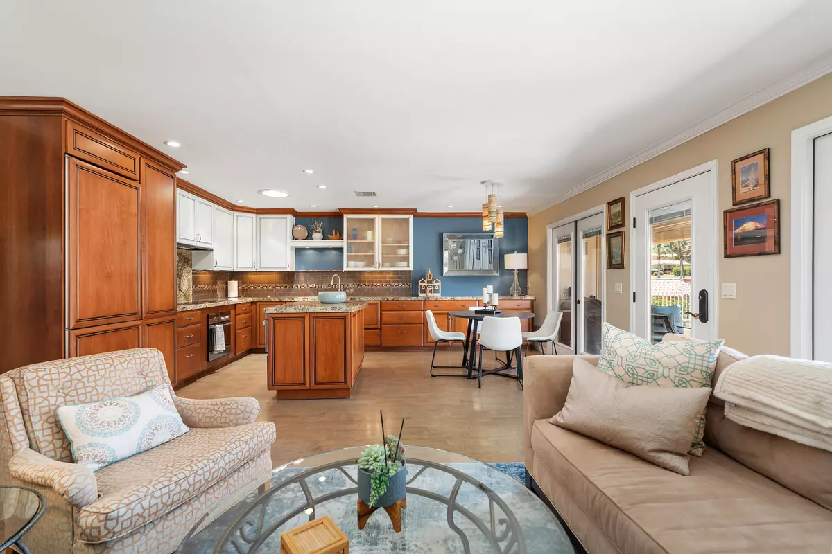 Palm Desert, CA 92260,72853 Don Larson LN