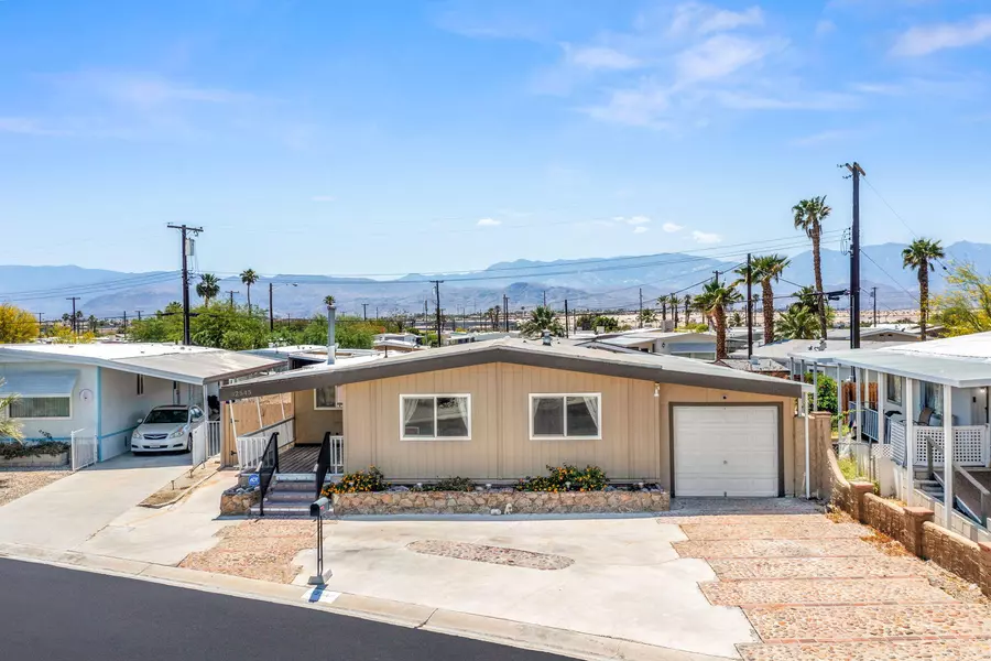 32545 Saint Andrews DR, Thousand Palms, CA 92276