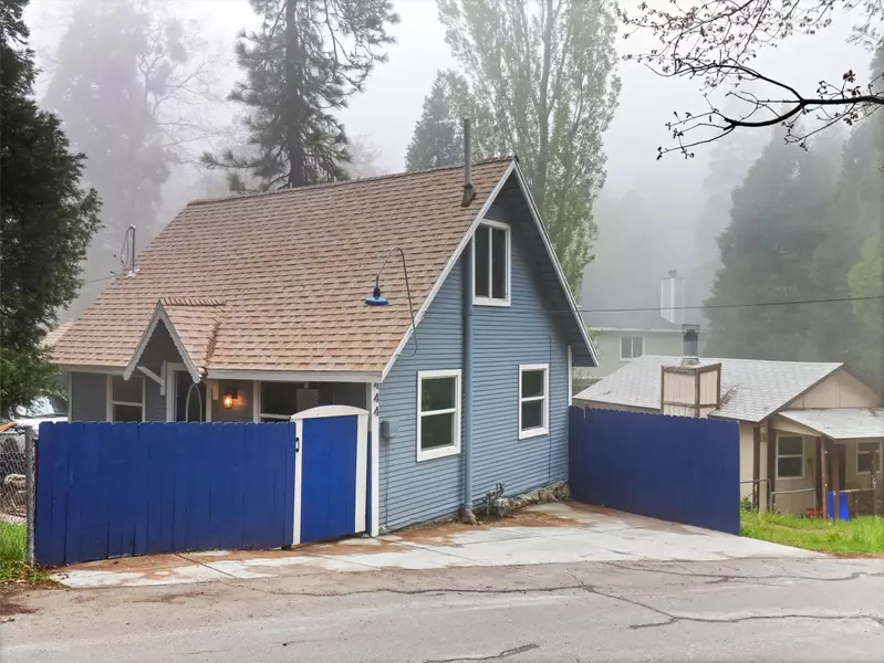 444 Long Beach AVE, Crestline, CA 92325