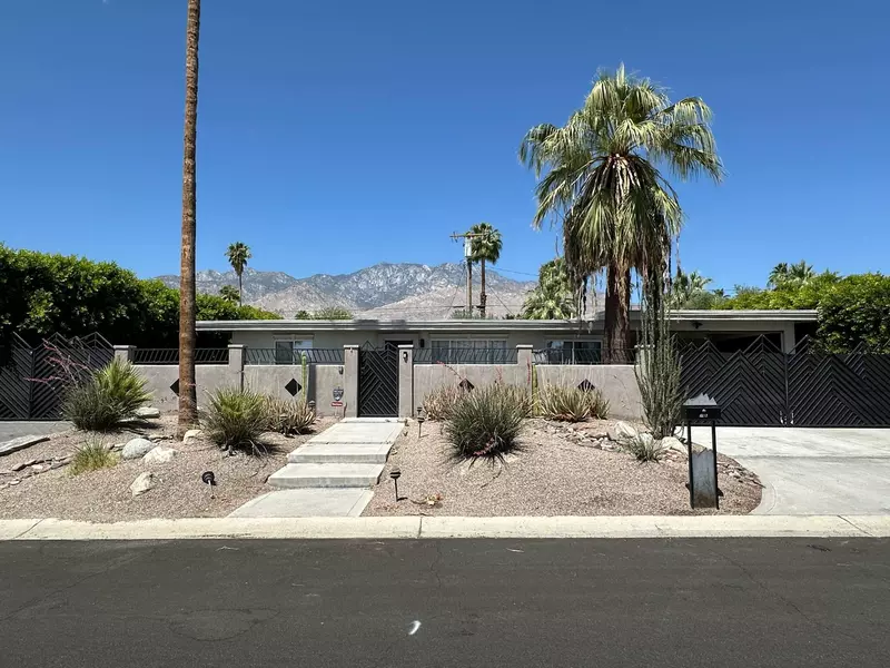 725 S Mountain View DR, Palm Springs, CA 92264