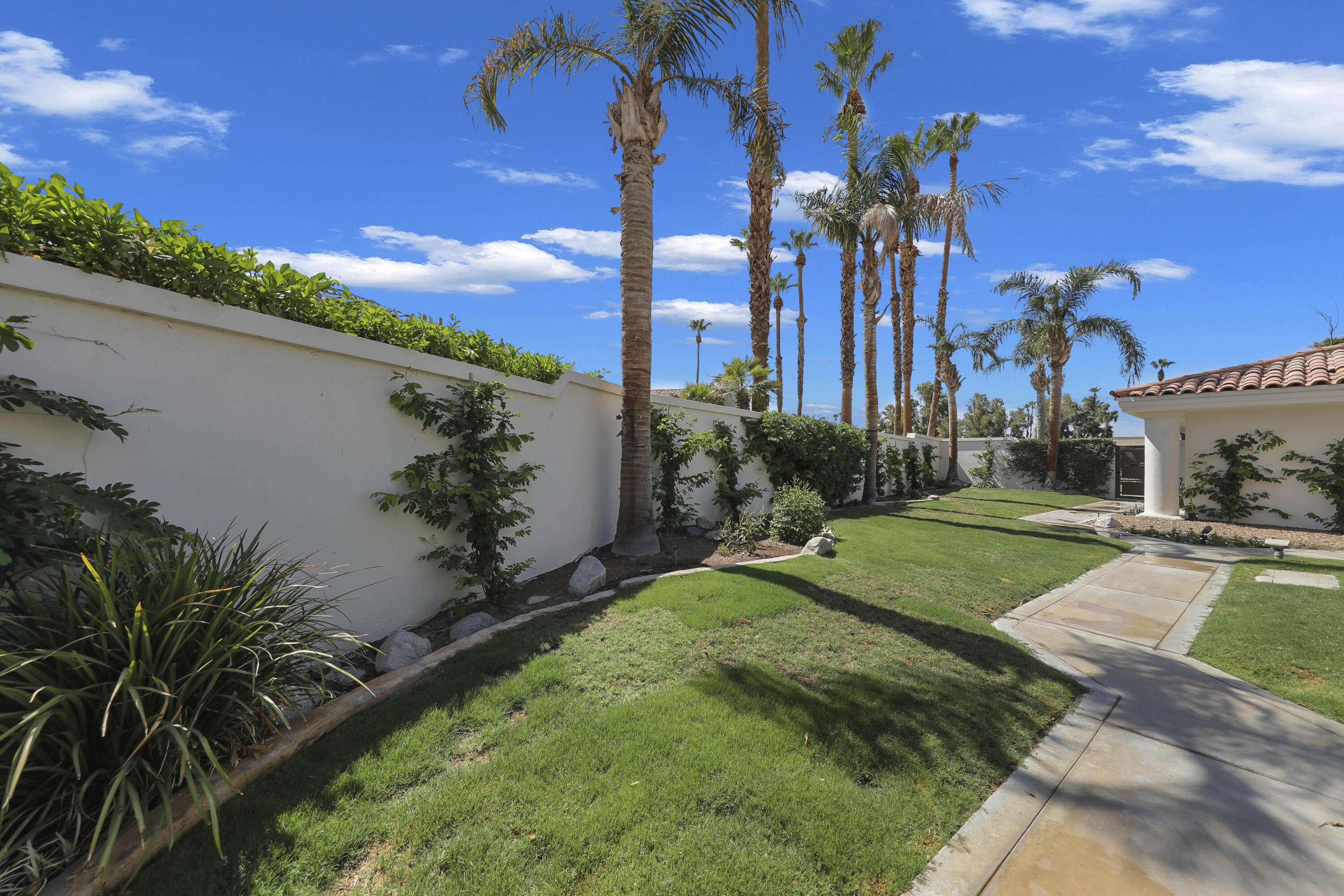 La Quinta, CA 92253,80671 Cherry Hills DR