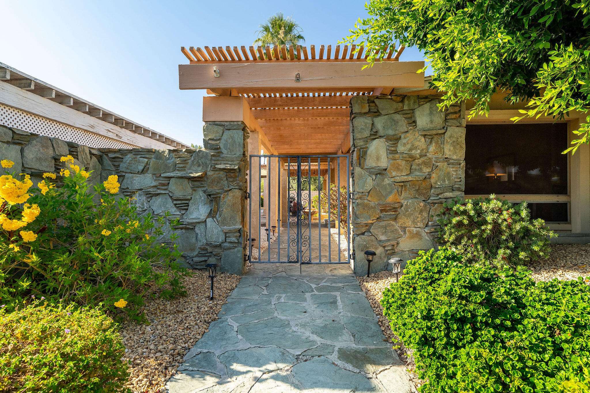 214 International BLVD, Rancho Mirage, CA 92270