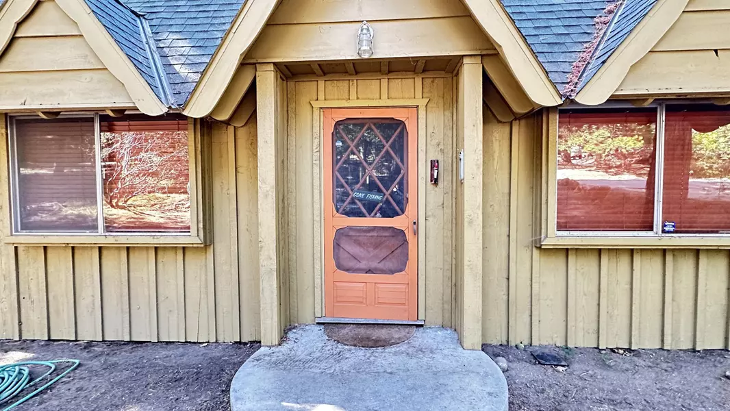 52143 Acorn LN, Idyllwild, CA 92549