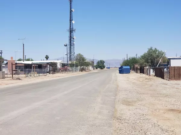 Bombay Beach, CA 92257,9566 Avenue B