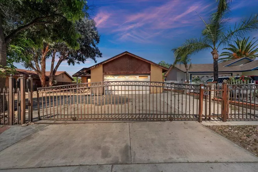 1022 Ruby DR, Perris, CA 92571