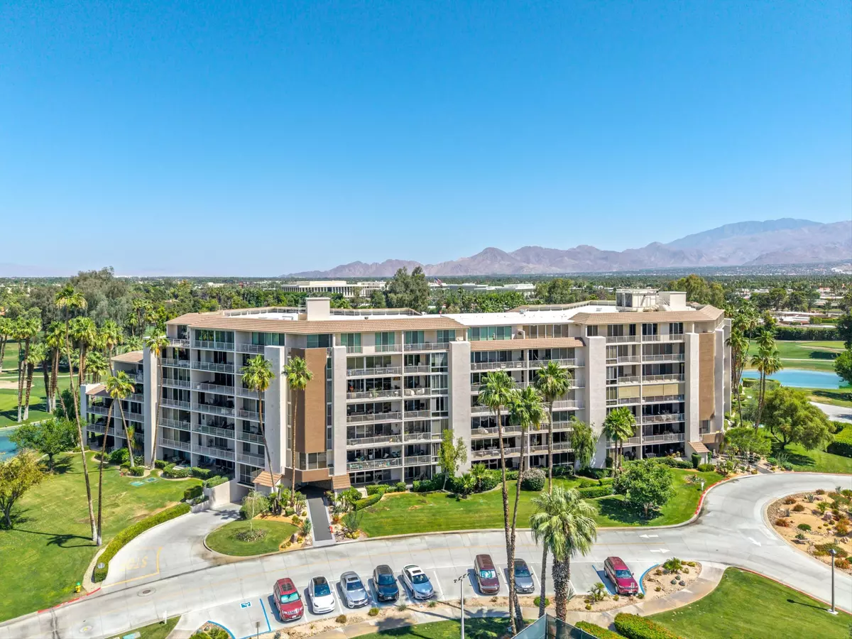 Rancho Mirage, CA 92270,900 Island DR #301
