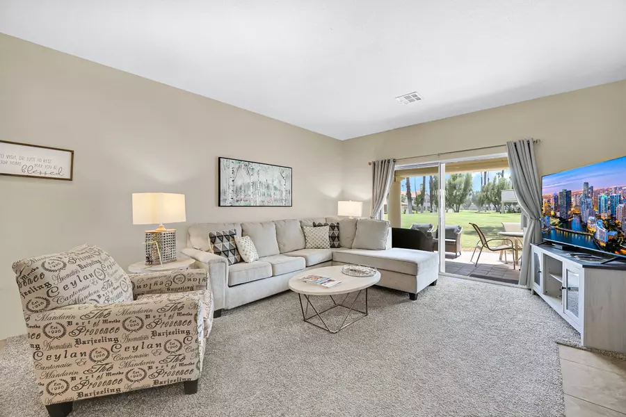 654 Vista Lago CIR, Palm Desert, CA 92211