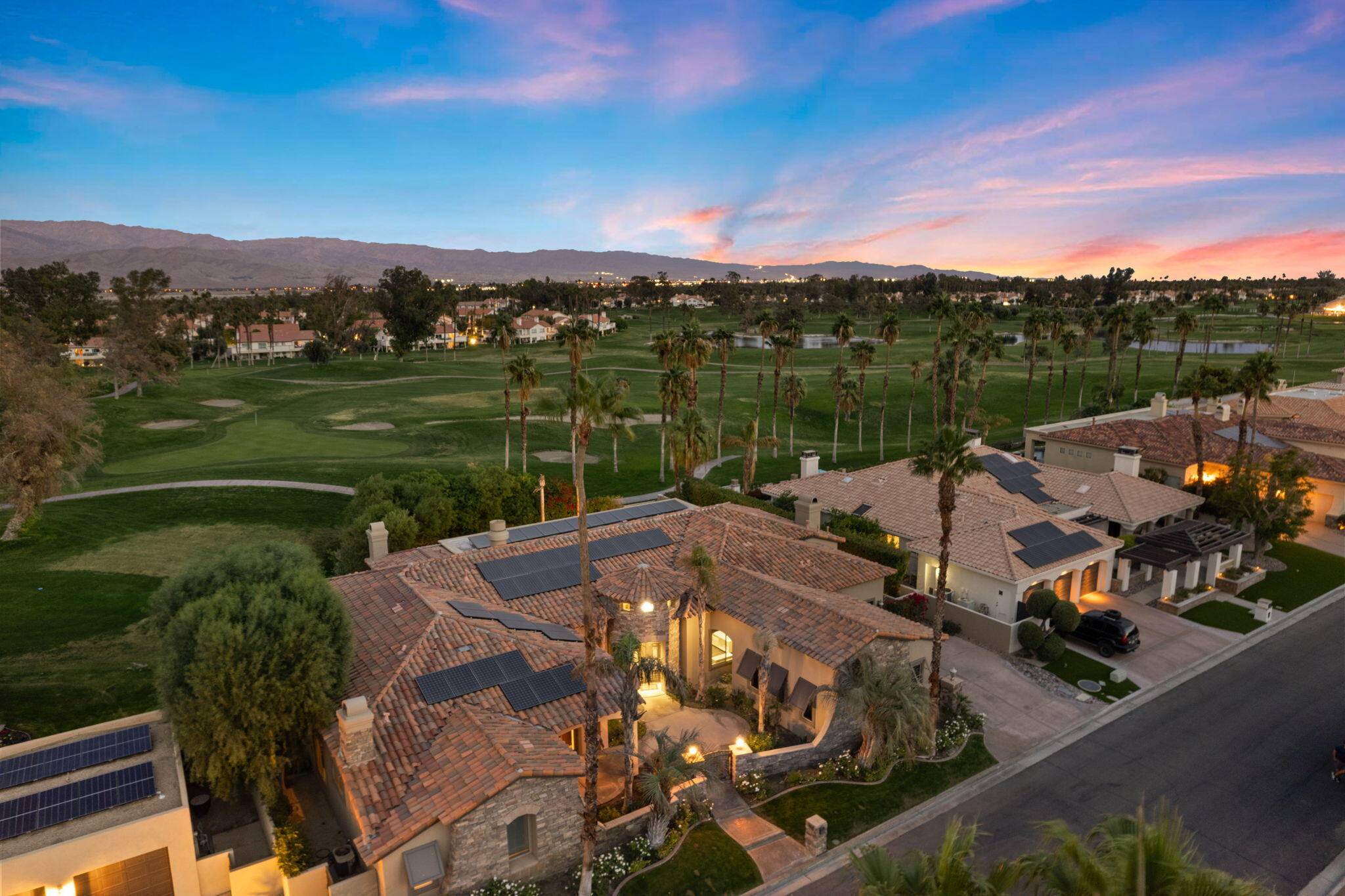 352 Crest Lake DR, Palm Desert, CA 92211