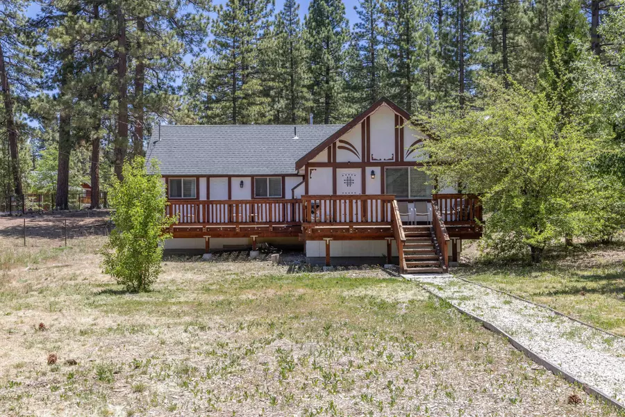39978 Hillcrest DR, Big Bear Lake, CA 92315