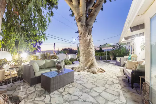 Woodland Hills, CA 91364,5038 Cerrillos DR