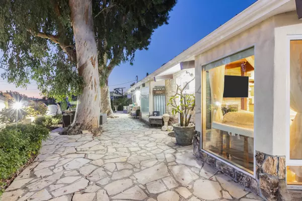 Woodland Hills, CA 91364,5038 Cerrillos DR