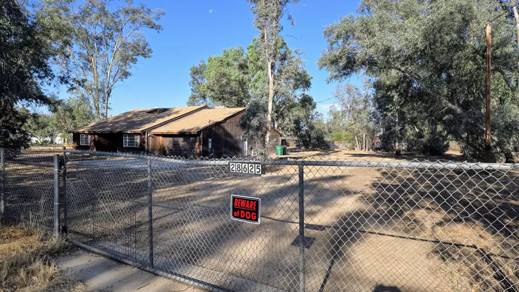 28625 Shady Tree LN, Winchester, CA 92596