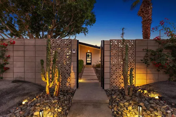 565 W Yorba RD, Palm Springs, CA 92262