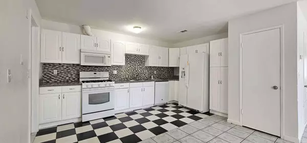 68780 Arrowhead RD #B, Cathedral City, CA 92234