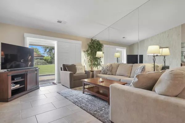 Palm Desert, CA 92211,450 Desert Falls DR