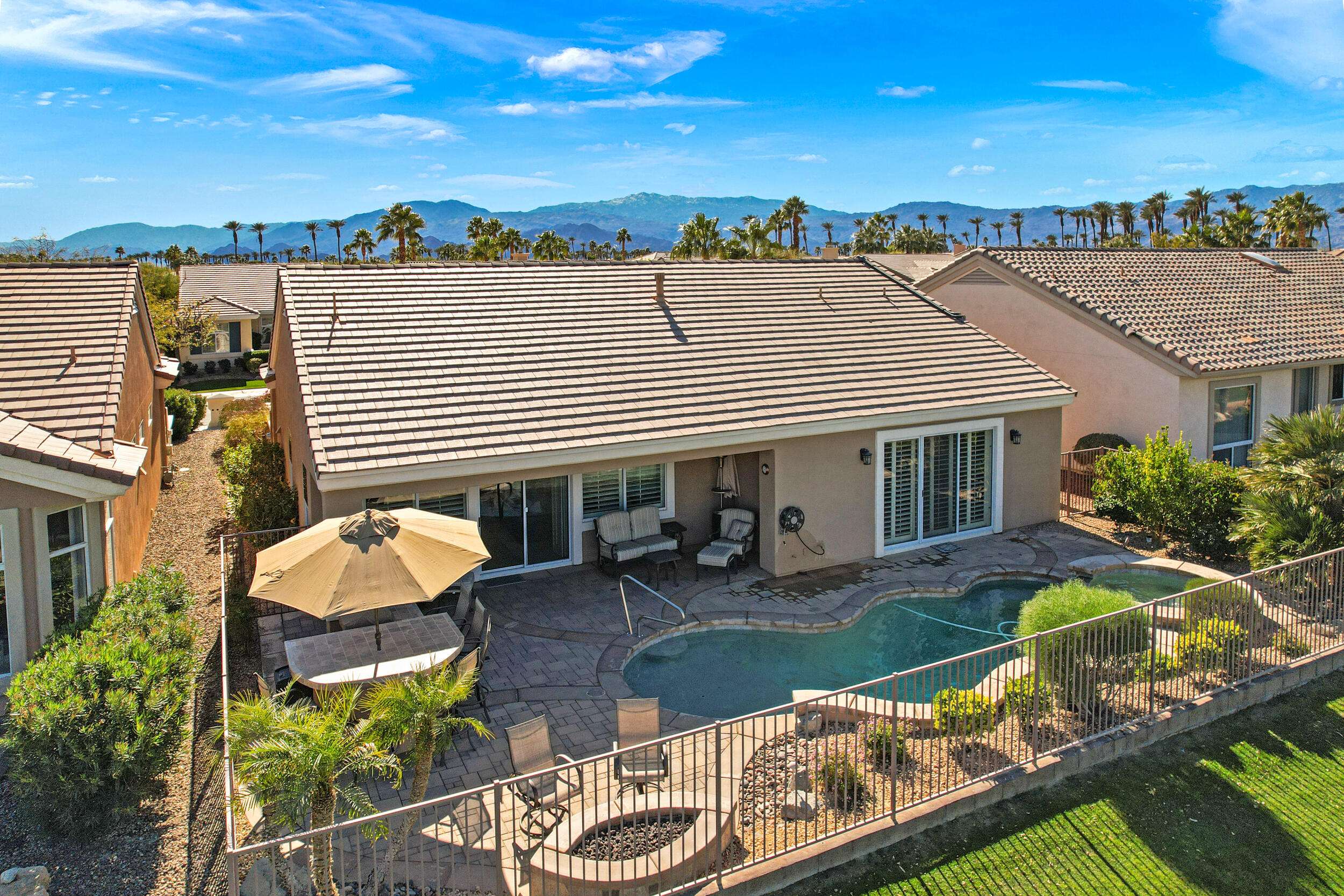78256 Hollister DR, Palm Desert, CA 92211