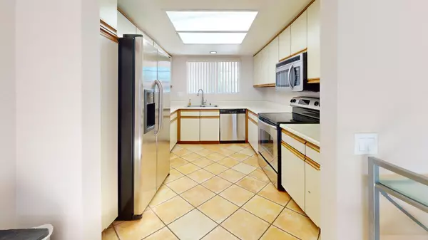 Palm Springs, CA 92264,505 S Farrell DR #O90