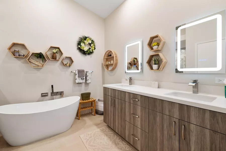 265 Desert Falls DR, Palm Desert, CA 92211