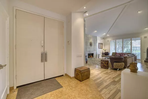 Rancho Mirage, CA 92270,17 Lake Shore DR