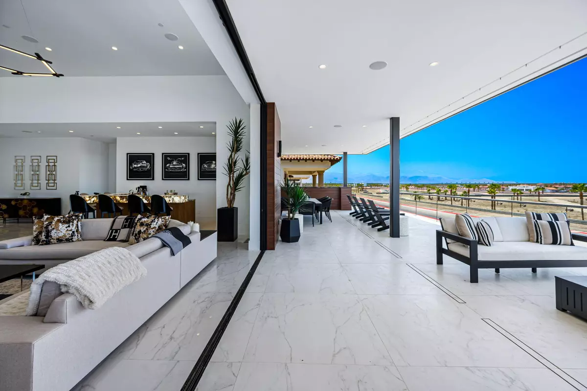 Thermal, CA 92274,86804 Rogers WAY