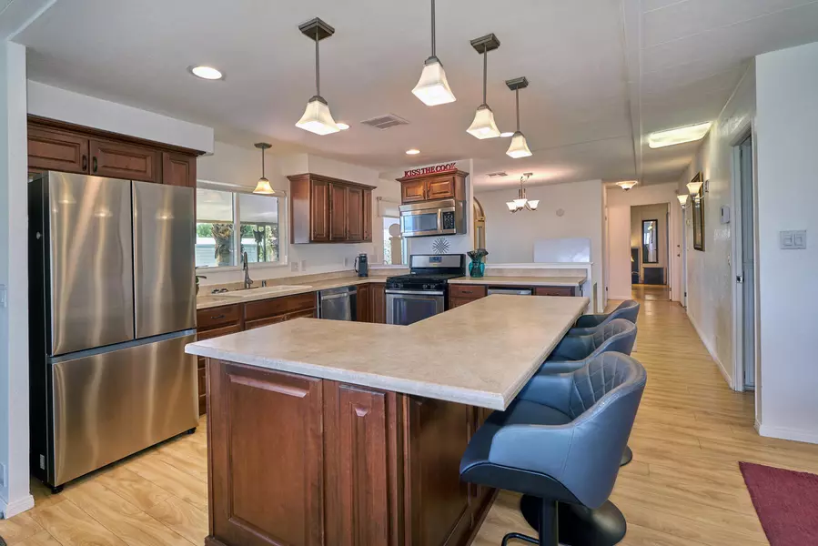 32500 Saint Andrews DR, Thousand Palms, CA 92276