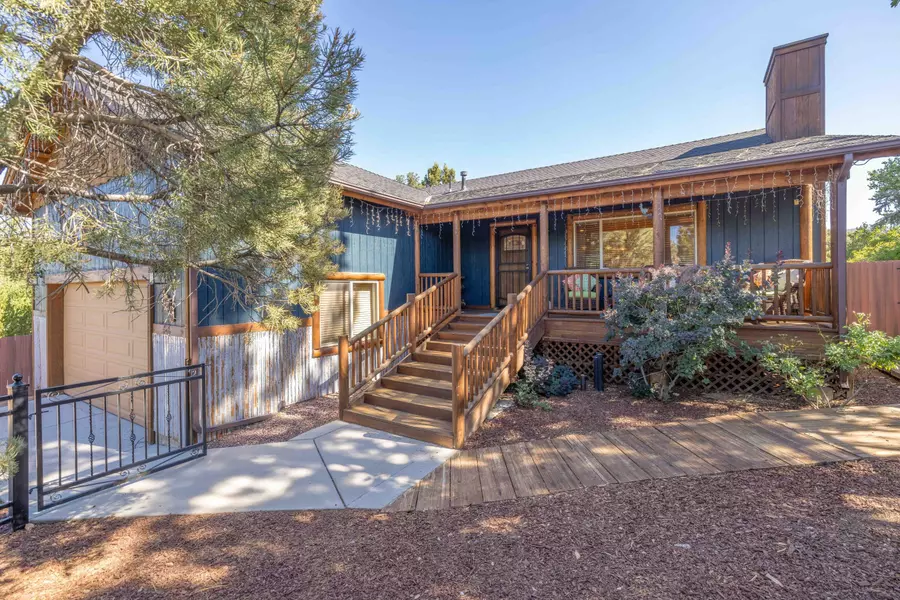 1239 E Alpinview DR, Big Bear City, CA 92314