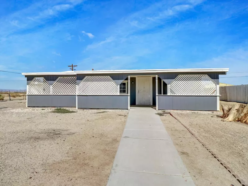 2206 Ocean Side AVE, Thermal, CA 92274