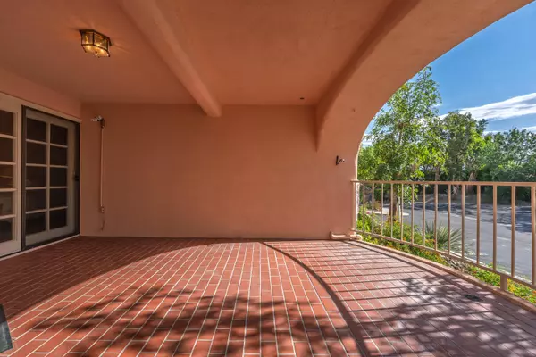 Palm Springs, CA 92262,500 E Amado RD #511