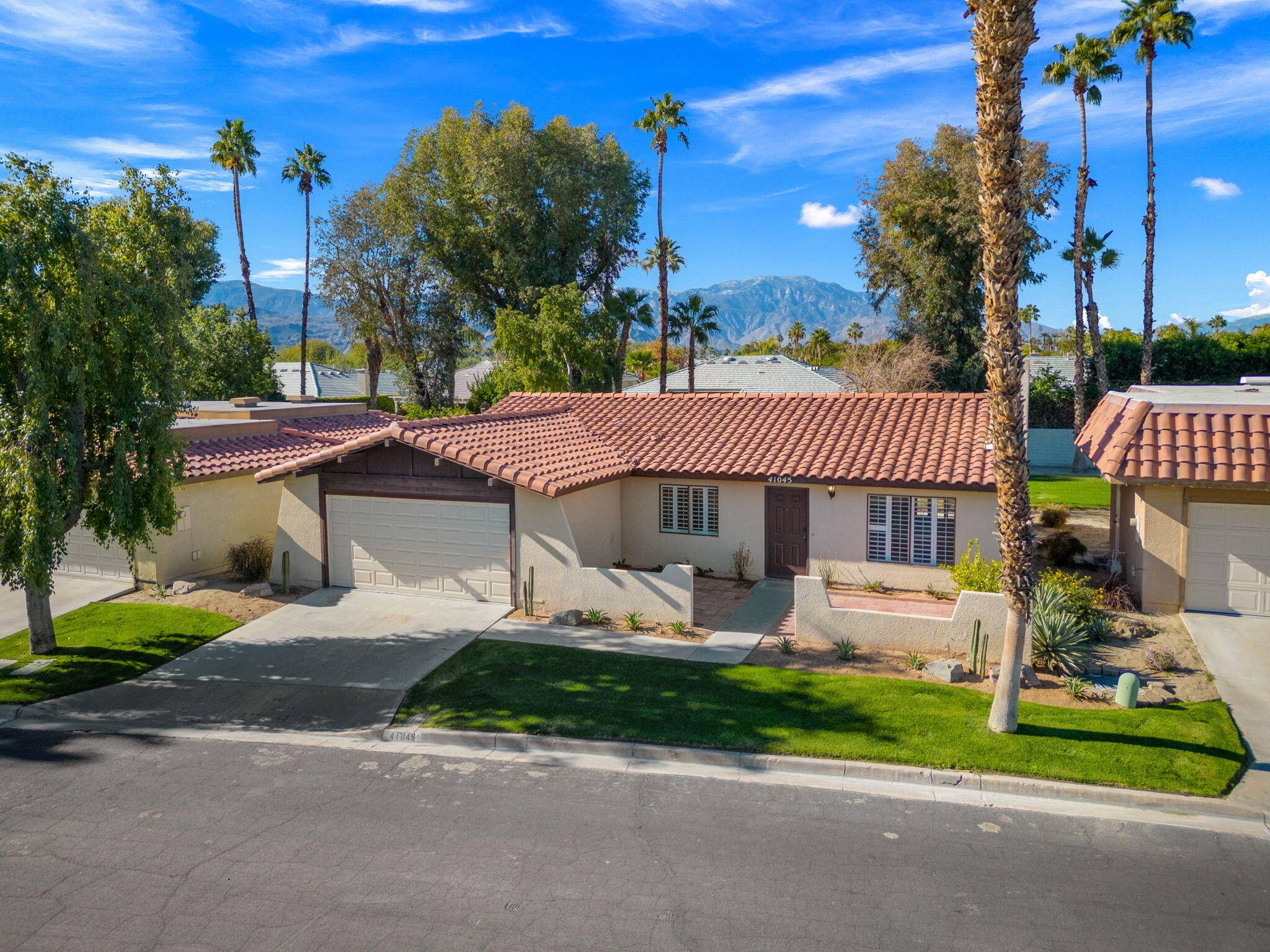 41045 Largo, Palm Desert, CA 92211
