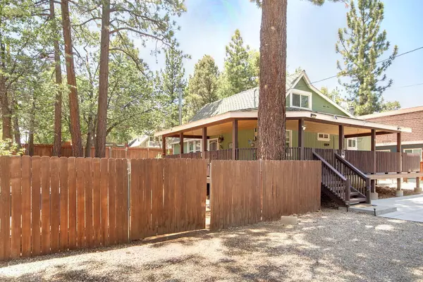 Sugarloaf, CA 92386,562 Vista AVE