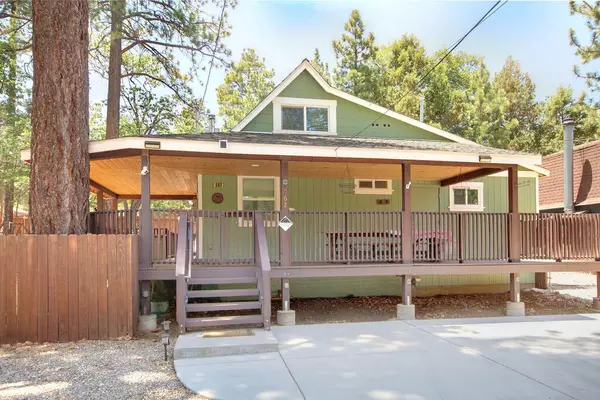 Sugarloaf, CA 92386,562 Vista AVE